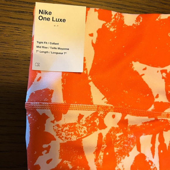 NWT Nike Women's One Luxe Icon Clash Mid-Rise Training Bike Shorts XL - Picture 2 of 3